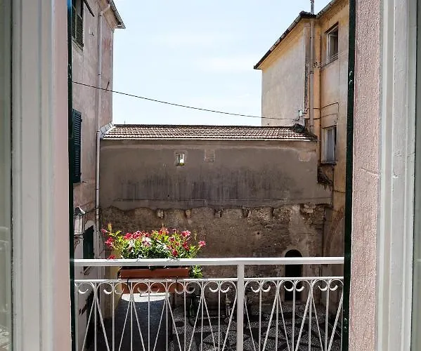 La Zuacca, Luminoso Con Terrazzo * Noli