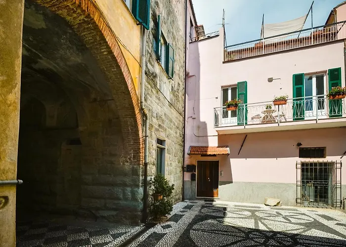 La Zuacca, Luminoso Con Terrazzo * Noli