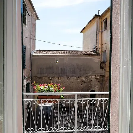 La Zuacca, Luminoso Con Terrazzo * Noli